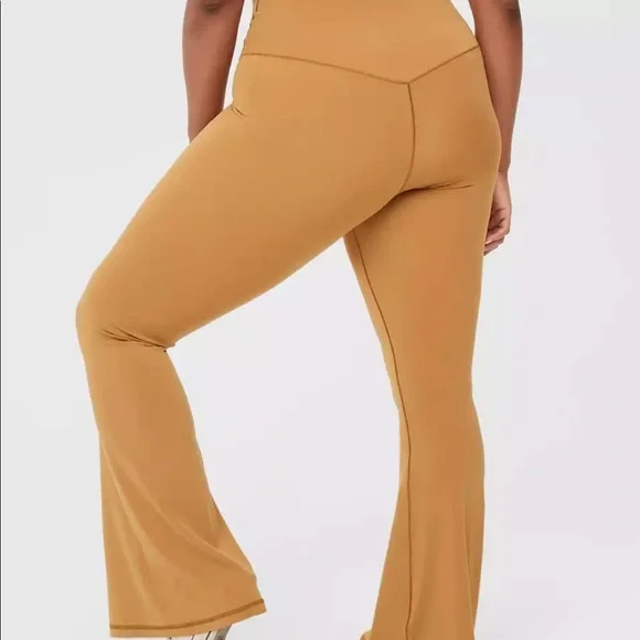 Aerie Offline Real Me Flare Legging - Picture 4 of 4